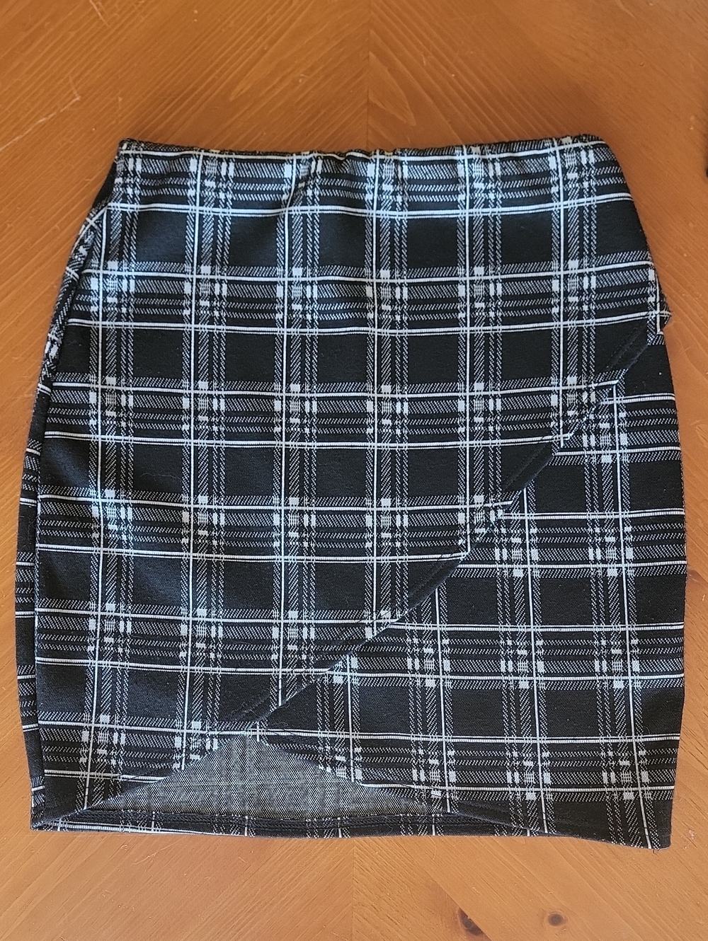 Windsor Plaid Bodycon Asymmetric Tulip Hem Mini Skirt Size XS